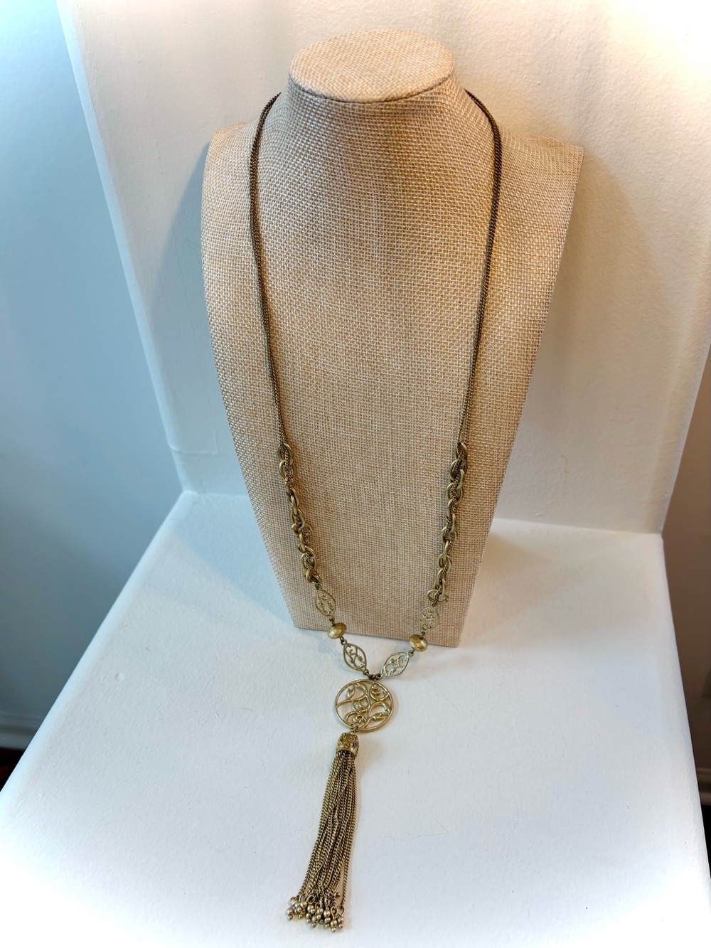 Lia Sophia “Swish” Necklace - Picture 3 of 9